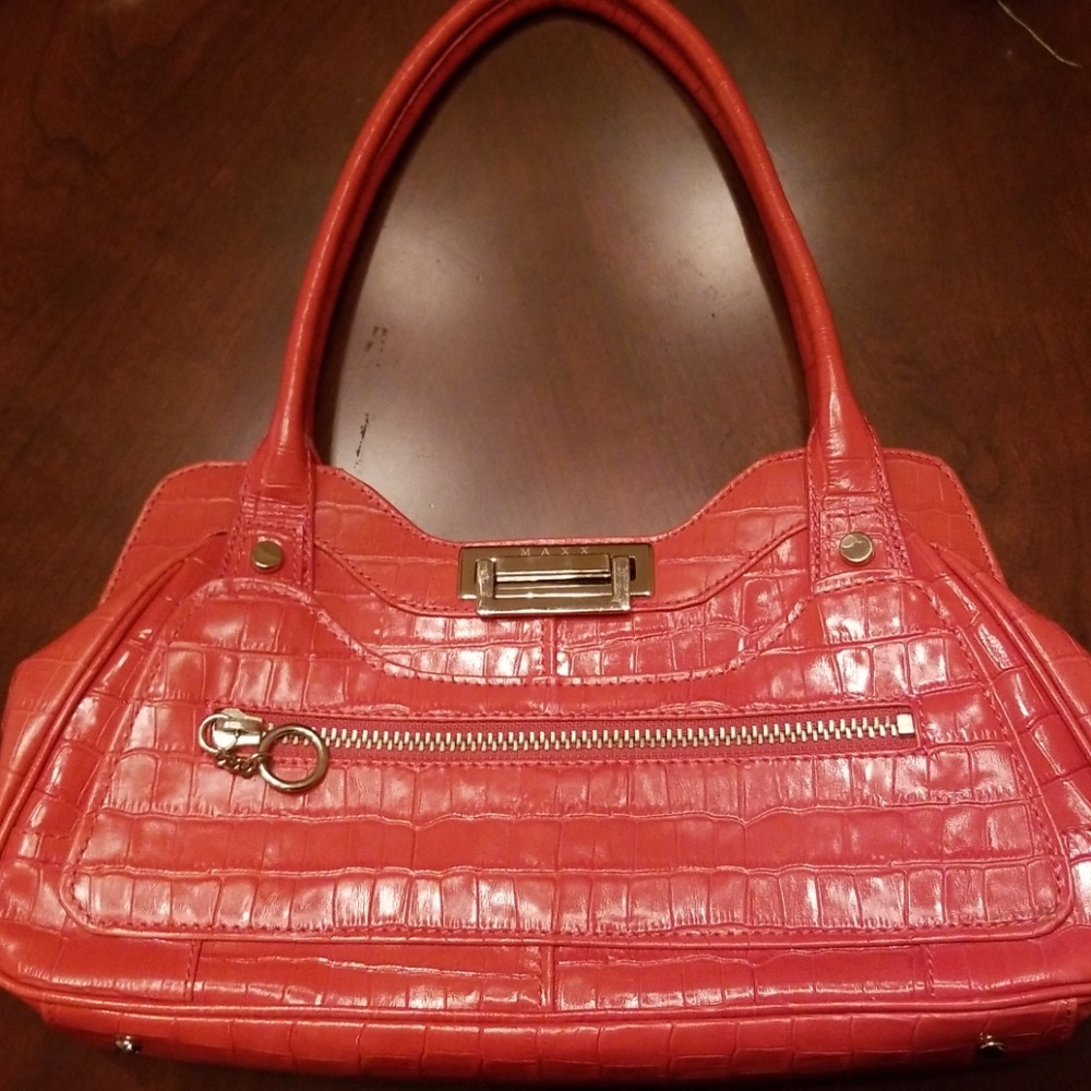 MAXX New York small shoulder satchel